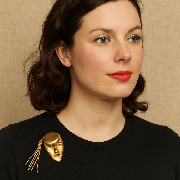 Vintage Face Pin Statement Brooch w Beret Long Fringe Gold Metal 2.5" - Hey Viv - Picture 6 of 6